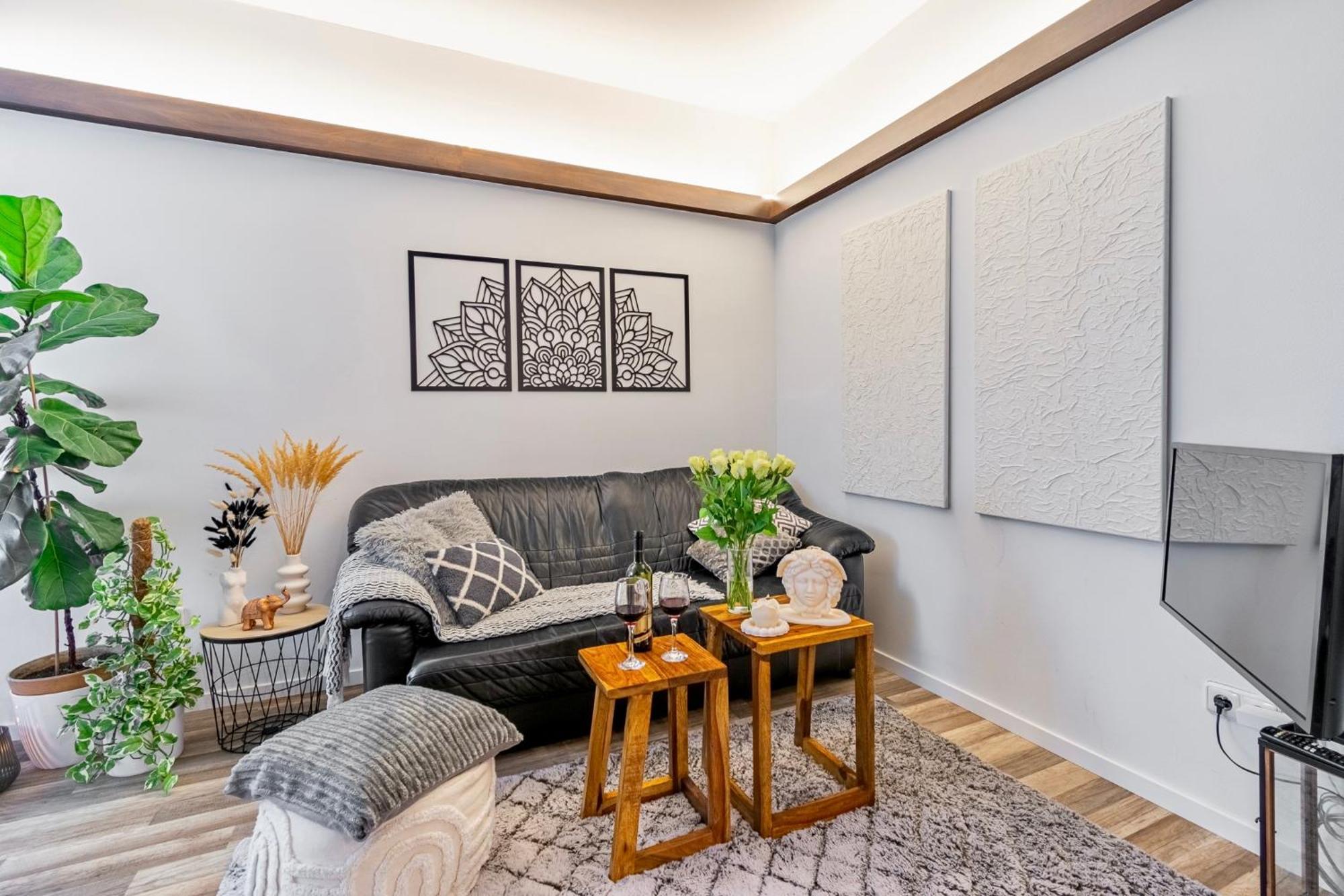 Natural-Style Apartment In The Centre Of 브라티슬라바 외부 사진
