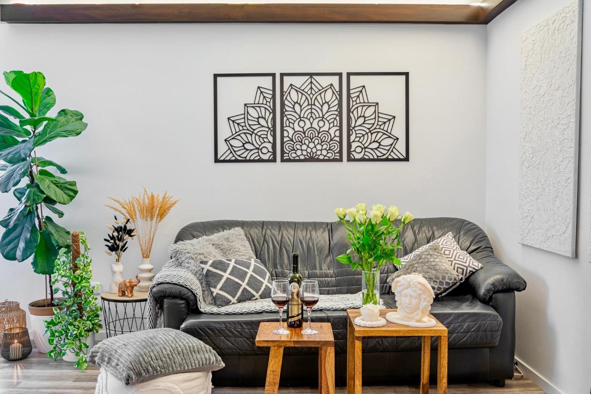 Natural-Style Apartment In The Centre Of 브라티슬라바 외부 사진